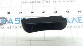 The left inner headlight plug for an Audi A6 C7 16-18 restyling has come loose.