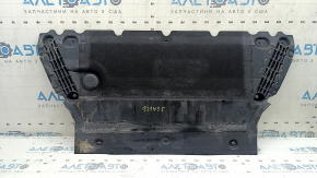 The engine guard of the Audi A4 B9 17-19 is worn, a corner is broken off, and it is dented.