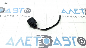 The connector for the air conditioning radiator sensor of the Audi A6 C7 12-18 2.0T, 3.0T