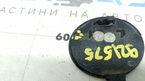 The towing hook plug for the front bumper of the Audi A6 C7 16-18 restyling s-line is broken.