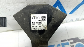 Left antenna amplifier for Audi A6 C7 12-18