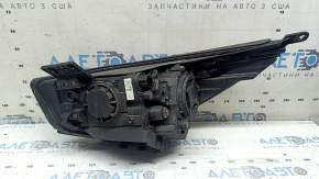 Kia Niro 17-19 HEV front right headlight assembly, PHEV with bracket, halogen, LED DRL, seal peeled off