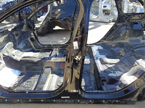 Lincoln Corsair 20-26 body center pillar left on the body