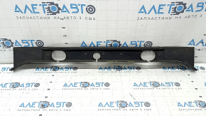 Upper tailgate seal for Lincoln Corsair 20-26