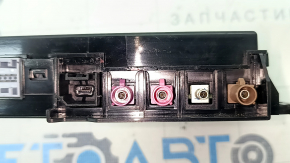 The TELEMATICS Jeep Compass 22-26 computer has a broken chip.