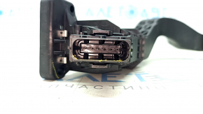 Jeep Compass 22-26 automatic transmission gas pedal