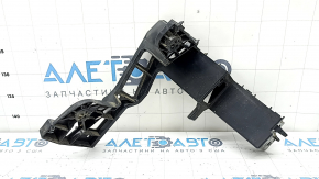 Left rear bumper mount under the Jeep Grand Cherokee WL 22-25 light