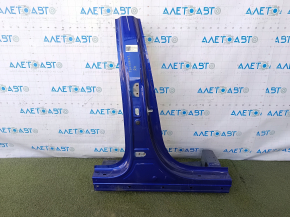 The right central body pillar of a Hyundai Tucson 22-26 was sawed off.