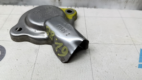 The valve cover of the variable valve timing of the Audi Q8 19-26 3.0T MHEV is dented