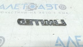 The "Limited" emblem on the tailgate of a 1920 Toyota Rav4