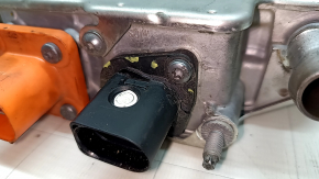 The electric heater for the Jeep Grand Cherokee WL 22-26 PHEV has a broken connector.