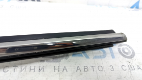 Door-glass molding, central front right Toyota Rav4 13-18, scratches, broken fastener
