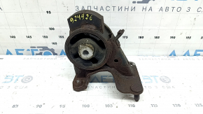 The rear engine mount of a 2016-2018 Toyota Rav4 hybrid is rusty and has microcracks.