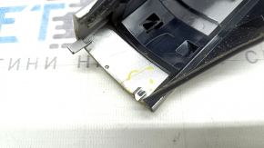 The front left longitudinal roof rail cover for a Toyota Rav4 13-18 has a broken mount.