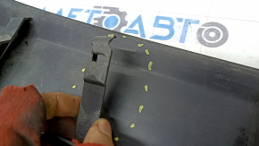 The lower tailgate trim on a Toyota Rav4 2018 is broken.