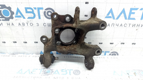 The rear left axle of a Toyota Rav4 13-18 AWD is rusty. The bushing needs replacing.