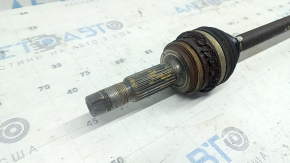 The rear left half-shaft of a Toyota Rav4 16-18 hybrid is rusty.