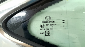 Rear right window, blind glass, Honda Accord 23-26, chrome, scratches on chrome