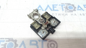 Positive battery terminal for Toyota Rav4 16-18 hybrid with distribution plate