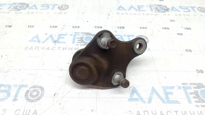 The right ball joint of a Toyota Rav4 13-18 is rusty.