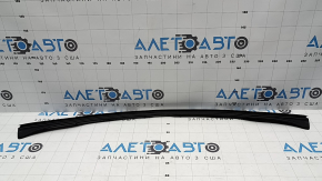 Front hood seal for Porsche Cayenne 19-26