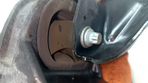 The left lower engine mount of a Honda Accord 2016-17 2.0 hybrid is cracked.