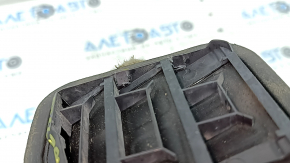 Left Ford Edge 15-24 small ventilation shield, cracks in the fasteners