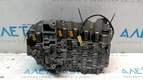 The valve body of the VW Passat b7 12-15 USA 2.5 MAN has a broken connector.