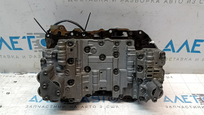 The valve body of the VW Passat b7 12-15 USA 2.5 MAN has a broken connector.