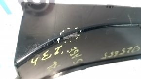 The rear left exterior light cover for a Kia Sportage 23-25 has a broken mount.