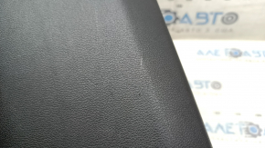 Kia Sportage 23-26 HEV lower right center pillar trim, black, scratches