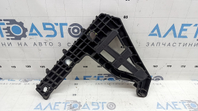 The right rear bumper mount for a Kia Sportage 23-25 is broken.