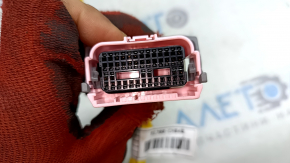 The chip for the SRS airbag module and airbag computer of the Kia Sportage 23-26 HEV is large.