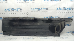 The right underbody protection of the Kia Sportage 23-26 HEV has a broken fastener.