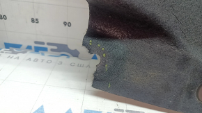 The right underbody protection of the Kia Sportage 23-26 HEV has a broken fastener.