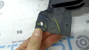 Infiniti QX50 19-25 right outer fender light cracks in mount