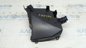 Kia Sportage 23-26 HEV underhood fuse box lower cover