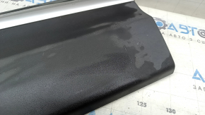 Lower rear right door trim for Kia Sportage 23-26, structure with gray molding, scratches