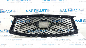 The radiator grille of the Infiniti QX50 19-25 is bare, without the emblem and chrome molding, broken, cracked, and the fasteners are broken.