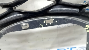 The radiator grille of the Infiniti QX50 19-25 is bare, without the emblem and chrome molding, broken, cracked, and the fasteners are broken.