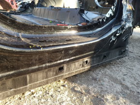 The central left body pillar of a Kia Sportage 23-26 HEV is dented.