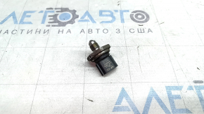 Kia Sportage 23-26 HEV fuel pressure sensor on the fuel rail