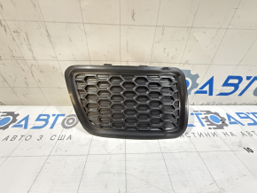 Front bumper lower grille plug for trim left Jeep Grand Cherokee WK2 14-16