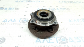 The rear left hub of a Mercedes H247 GLA 20-26 AWD is rusty.