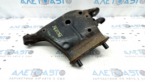 The lower control arm under the rear right Infiniti QX50 19-25 spring is rusty, the silent block needs replacing