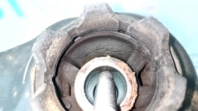 The rear subframe of the Infiniti QX50 19-25 AWD is rusty, with microcracks in the S/B, and a dented ear.