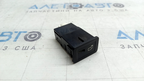Mercedes H247 GLA 20-23 Front USB Hub, 1 Type-C