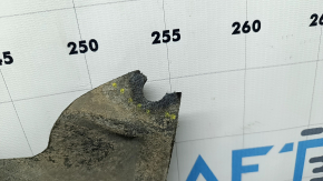 The right underbody protection of a Honda Insight 19-22 is worn and torn.