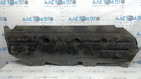 The right underbody protection of a Honda Insight 19-22 is worn and torn.