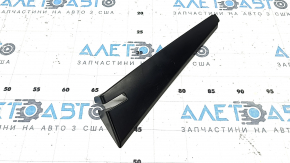 Left tailgate hinge cover for Honda CRV 23-26, crack in mounting
